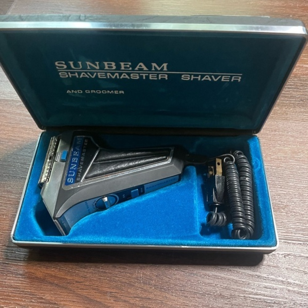 Sunbeam Shavemaster Shaver and Groomer 60's‎ Vintage Electric Shaver W/Hard Case